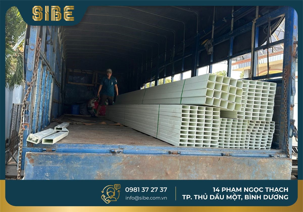nhà phân phối xà gồ composite